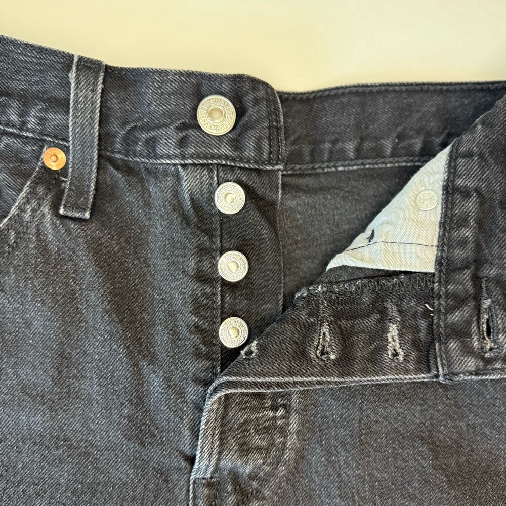 Levi’s 501 Shorts, Distressed Black Denim Shorts, High Rise Button Fly Size 26 - Picture 4 of 5